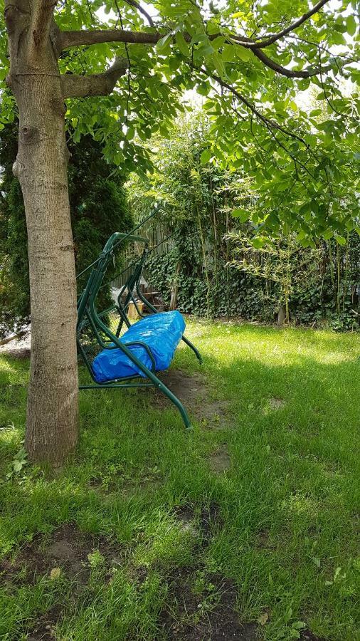 Csalad-Barat Apartman バラトンレッレ エクステリア 写真