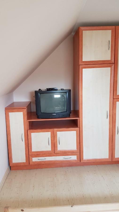 Csalad-Barat Apartman バラトンレッレ エクステリア 写真